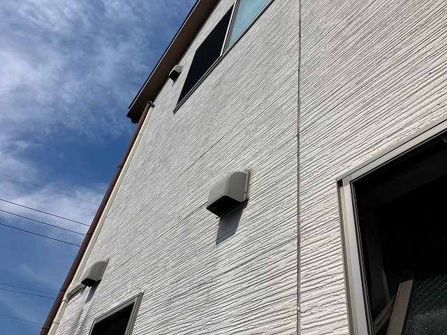 名古屋市南区で外壁点検の実施・目地シーリング部の経年劣化が進んでおりジョイナーが露出